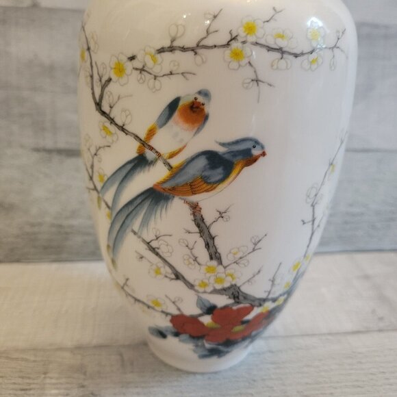 Vintage Jay Fine China Vase White Blue Birds Cherry Tree Gold Rim Japan - Picture 2 of 8